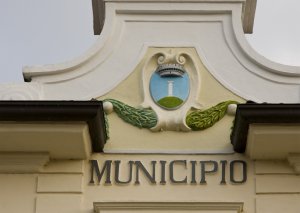 Elezioni, l'ambigua mescolanza tra partiti e associazioni