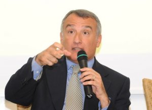 Se un trans leva il politico di torno