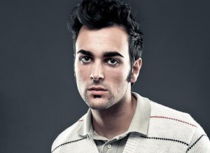 Mengoni chiede di collaborare a Fabri Fibra, che per ora risponde picche