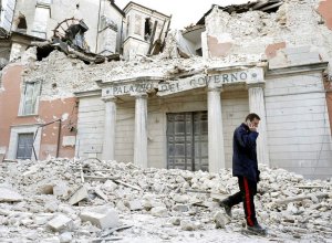 L'Aquila: tasse, politica online e “post” terremoto