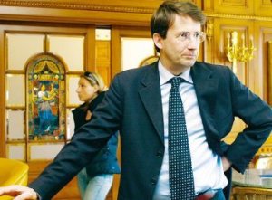 A Franceschini: avrei voluto Berlusconi come padre