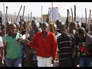 Africa del Sud: i minatori in sciopero rischiano il licenziamento