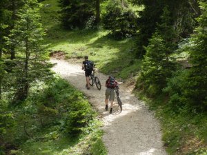 MTB Val di Rabbi - spingendo la MTB