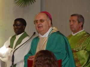 Censurata per non contraddire l'Arcivescovo e il Sindaco di Salerno