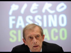 Fassino si dimette: lascia il parlamento e si scaglia contro l'antipolitica