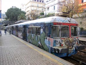 Incendio Cumana: treno fermo ad Agnano. Allontanati i passeggeri