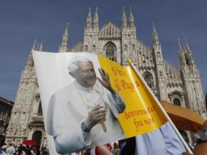 Papa Ratzinger a Milano per l'Incontro delle Famiglie. Ma quali?