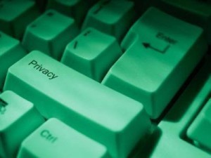 Sulla controversa questione del “diritto di anonimato sul web”
