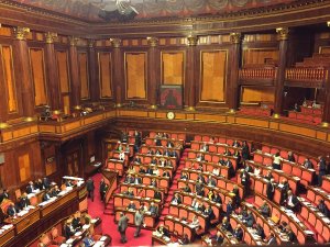 Le irrituali dimissioni di Giuseppe Conte