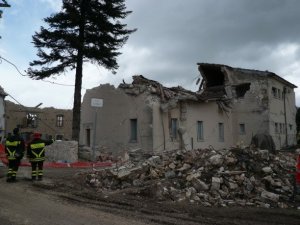 Un maresciallo della CRI denuncia la sorella di Gianni Letta per illeciti