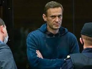 Russia, due anni di accanimento giudiziario contro Navalny e i suoi associati