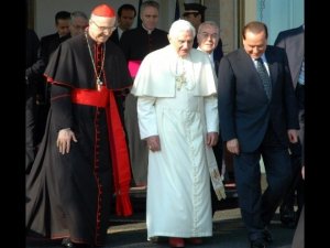 Le gerachie cattoliche si schiantano sul Berlusconismo