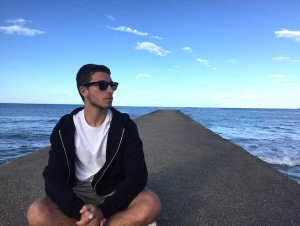 Cantautorato indie trap con il debutto discografico del giovane Nicola Russo