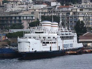 La nave traghetto Cariddi... il relitto