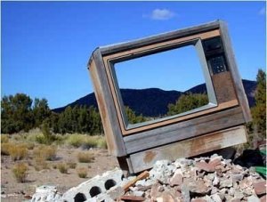 Erika, Omar e la Santa Tv, madre della redenzione