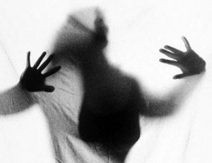 L'economia delle banche e il primato della violenza sulle donne