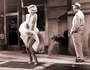 Video porno e Statue. Marilyn Monroe continua a far parlare di sé