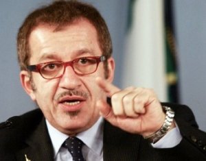 Centro d'Espulsione migranti: Maroni ci vieta l'ingresso. Perché?