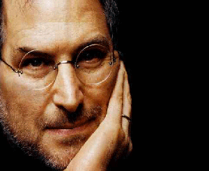 Perché mi interessa più Steve Jobs di Silvio Berlusconi