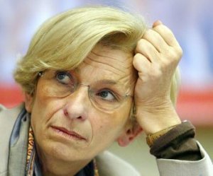 “Avvenire” contro la candidatura Bonino: “deriva laicista”