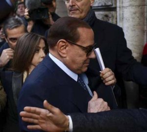 Dal San Raffaele alla trincea, Berlusconi: "Torno in campo, la situazione è grave"