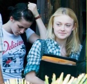 Kristen Stewart e Dakota Fanning: quando un bacio lesbico fa notizia