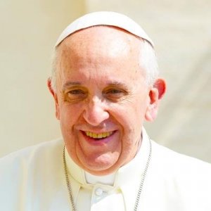 Papa Francesco, un uomo, non un eroe