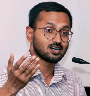 India: famoso gentista arrestato durante manifestazione con l'accusa di cospirazione