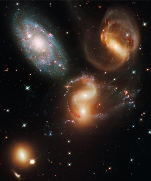 Hubble di nuovo tra noi e lo spazio