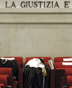 Adozioni ai single: la Cassazione apre, il Vaticano chiude