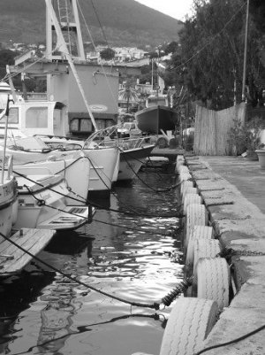 Liquami in piena area marina protetta, regno di Nettuno (Ischia)