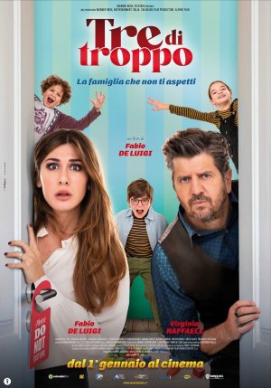 “Tre Di Troppo” il film diretto e interpretato da Fabio De Luigi con Virginia Raffaele