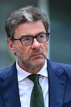 Giorgetti: “Per il taglio delle tasse ai ceti medi l'orizzonte è pluriennale”