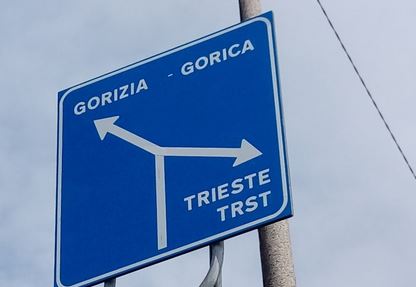 Gorizia,Trieste, cartello stradale Gorizia,Trieste, cartello stradale
