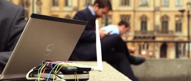utenti-distratti-wi-fi-pubbliche