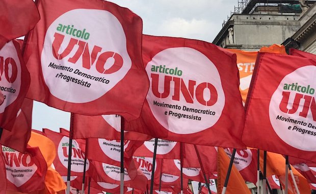 Sinistra: dieci anni di scissioni e liti (perlopiù inutili) bandiere Art 1 Mdp Sinistra: dieci anni di scissioni e liti (perlopiù inutili)