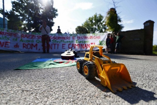 rom in lotta contro sgomberi ed abusi di stato rom in lotta contro sgomberi ed abusi di stato